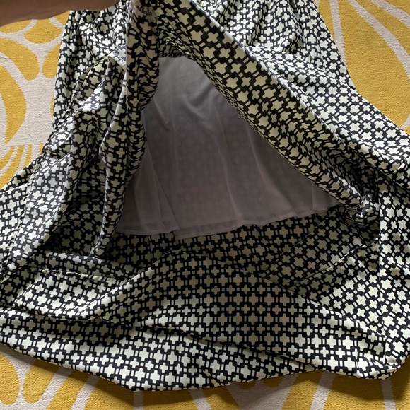 Black & Ivory High-waisted Maxi Skirt - Picture 6 of 8